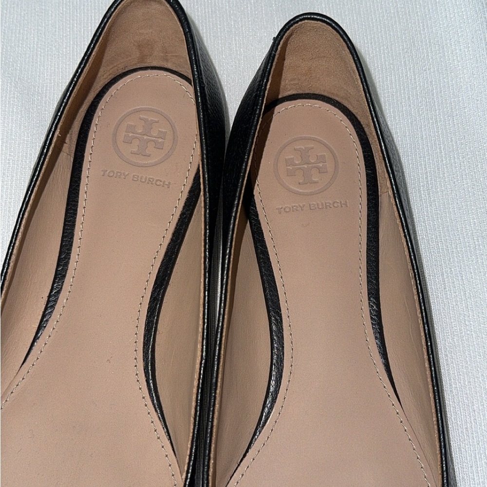 Tory Burch Black Flats with Gold Logo Medallion - Picture 4 of 6